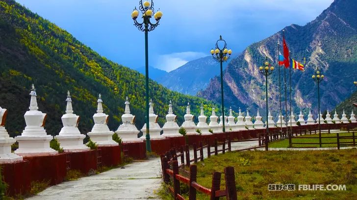 The mountains and rivers are beautiful, and the Yi-Tibet Corridor is on the way!