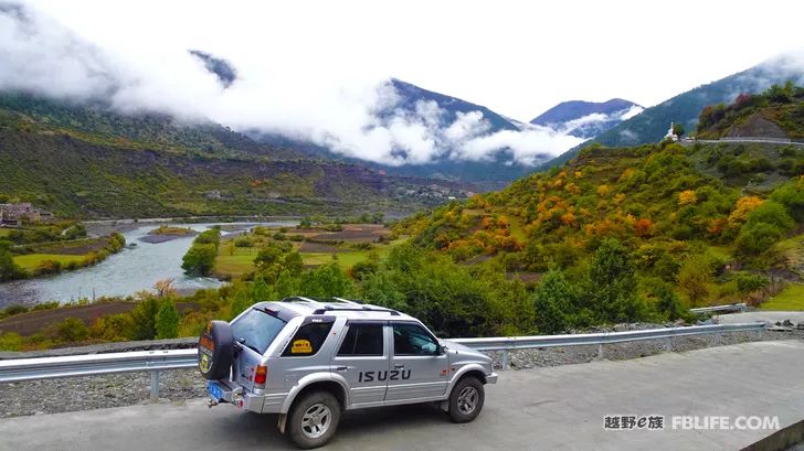 The mountains and rivers are beautiful, and the Yi-Tibet Corridor is on the way!