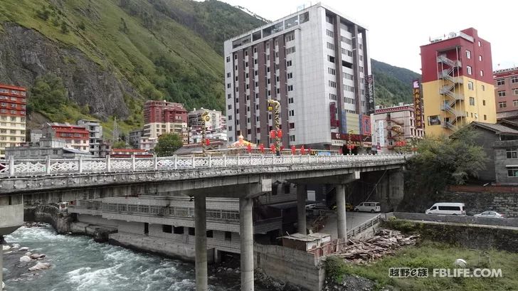 The mountains and rivers are beautiful, and the Yi-Tibet Corridor is on the way!