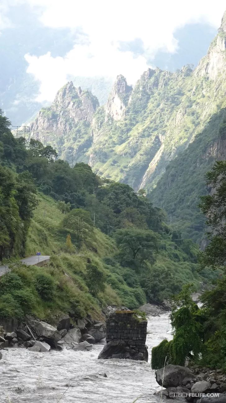 The mountains and rivers are beautiful, and the Yi-Tibet Corridor is on the way!