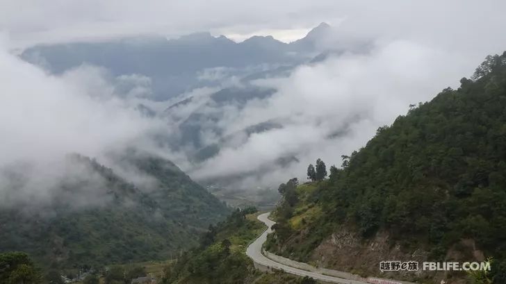 The mountains and rivers are beautiful, and the Yi-Tibet Corridor is on the way!