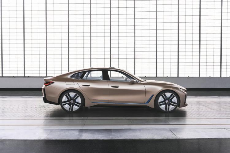 BMW's first pure electric four-door coupe BMW i4 concept car world premiere