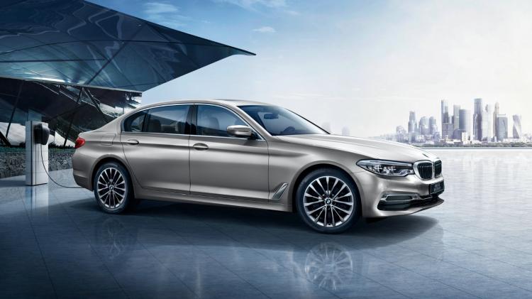 BMW's first pure electric four-door coupe BMW i4 concept car world premiere