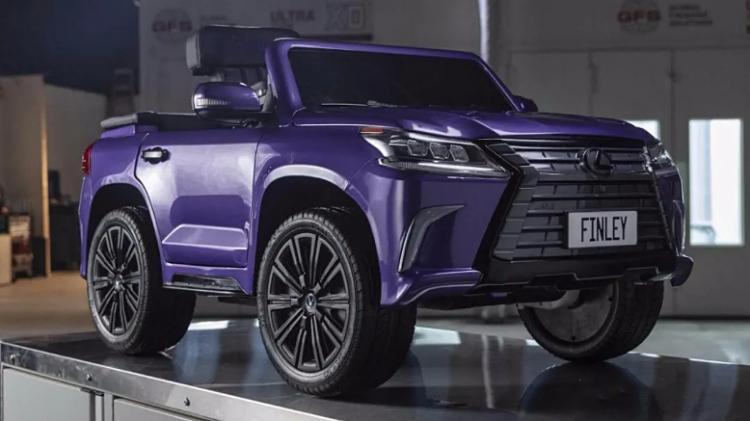 The debut of Lexus LX convertible is full of warm love