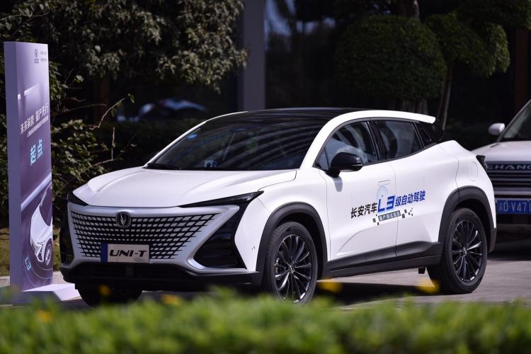 Freeing hands, feet and eyes, Changan Automobile completed China's first L3 autonomous driving mass production experience