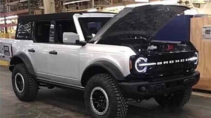 Worthy of all the expectations, the next-generation Ford Bronco is exposed again without camouflage