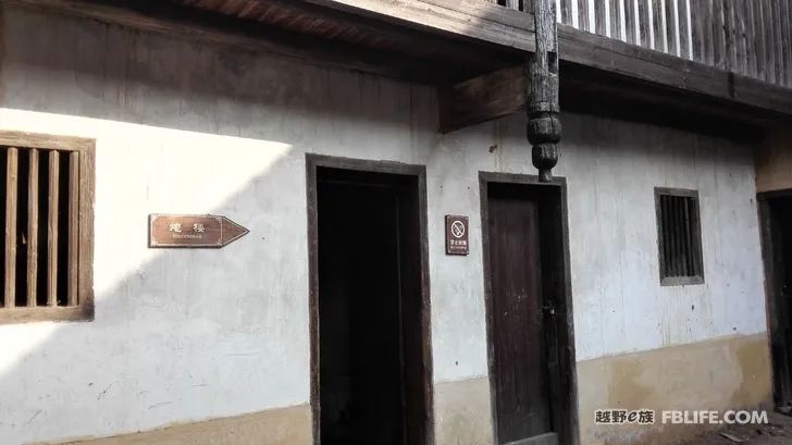 New release of old films in Jiangxi Ganzhou Longnan Guanxi Wai House