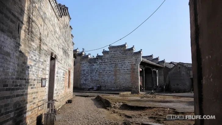 New release of old films in Jiangxi Ganzhou Longnan Guanxi Wai House