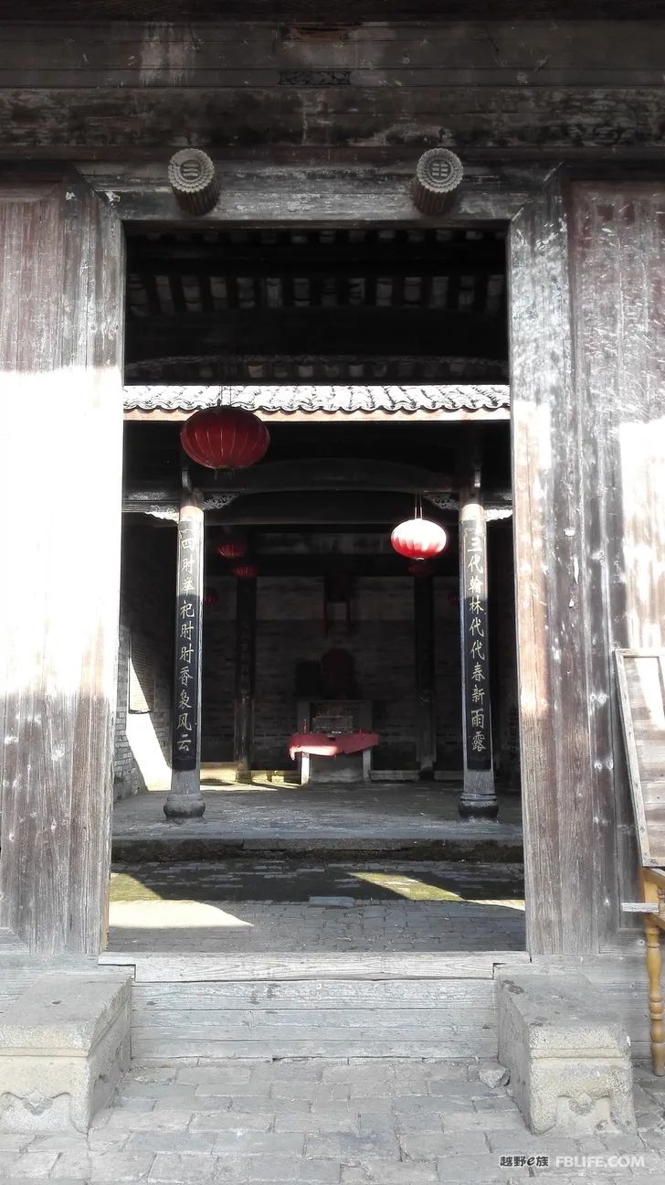 New release of old films in Jiangxi Ganzhou Longnan Guanxi Wai House