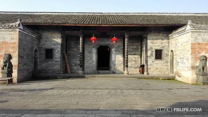 New release of old films in Jiangxi Ganzhou Longnan Guanxi Wai House