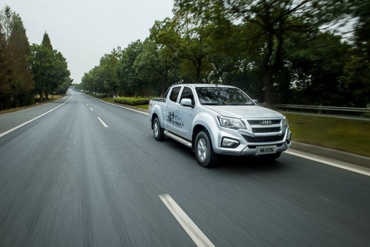 The joint venture country six pickup trucks come with multiple gifts, Jiangxi Isuzu helps the new life