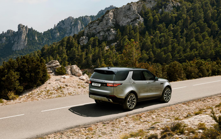 Land Rover Discovery family inventory, these few details must not be missed