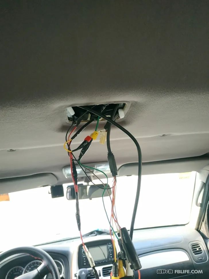 Paladin is installing car TV under construction