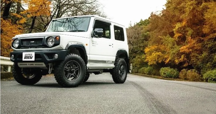 The debut of the Jimny composite package combines comfort and sport