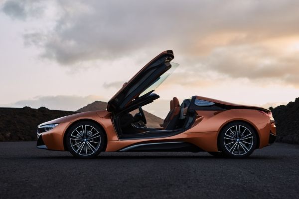 BMW i8 Launches Polar Night Meteor Limited Edition and Joy Plus Plan, Upgrades Electric Driving Fun