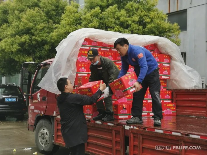 The team showed love to the medical staff in Changzhou who went to Hubei