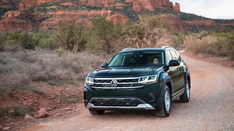 All the highlights are on the tires. The Volkswagen Touron off-road version is officially launched