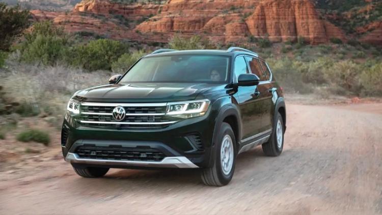 All the highlights are on the tires. The Volkswagen Touron off-road version is officially launched