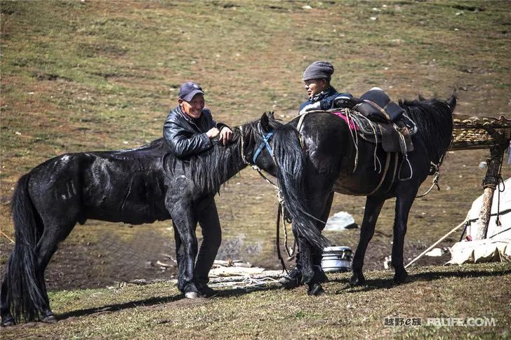 Grandpa's photography caravan, photoshoot in Xinjiang!