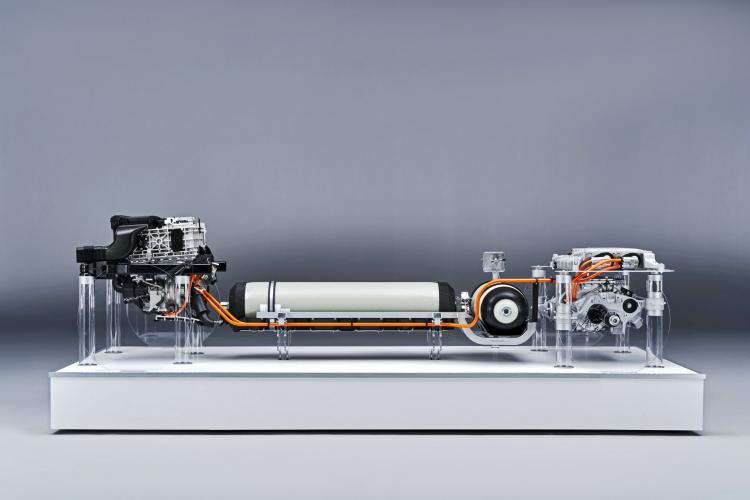 BMW unveils BMW i Hydrogen NEXT hydrogen fuel cell technology