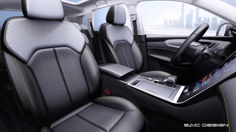 Roewe RX5 PLUS interior image, the largest dual screen in its class opens up a new experience of smart technology