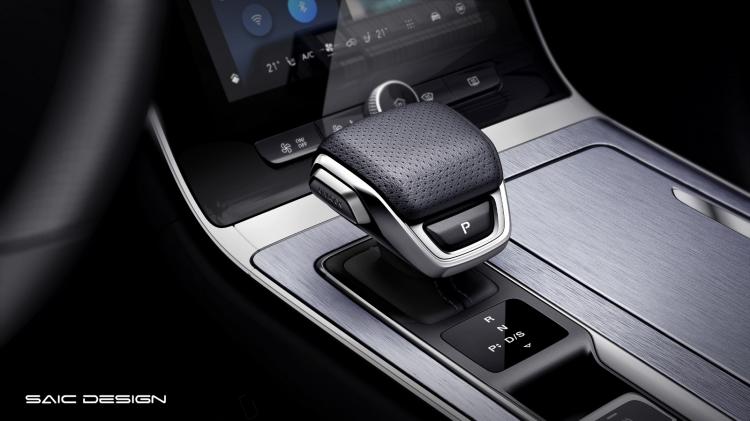 Roewe RX5 PLUS interior image, the largest dual screen in its class opens up a new experience of smart technology