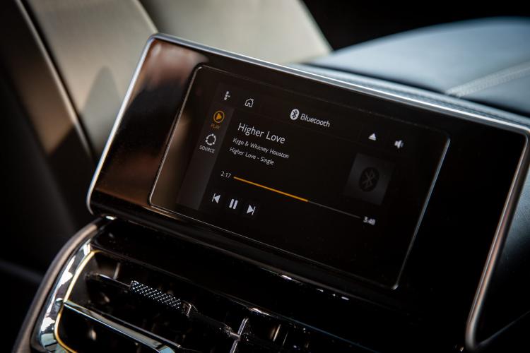 Bentley introduces touchscreen remote control for new Flying Spur