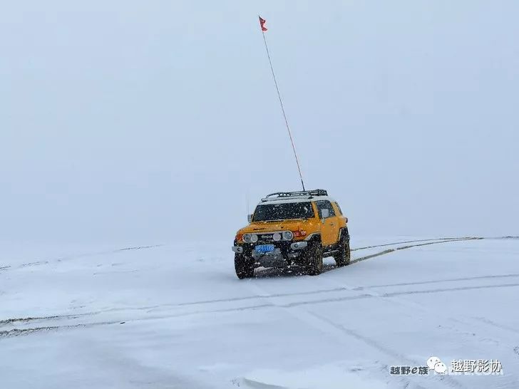 Shandong Dongying Team Wengniute desert crossing encounters heavy snow