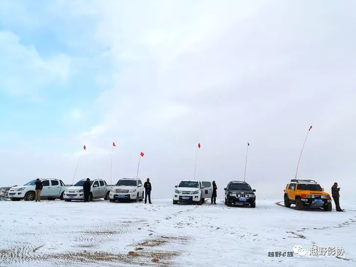 Shandong Dongying Team Wengniute desert crossing encounters heavy snow