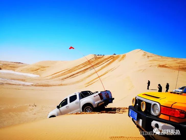 Shandong Dongying Team Wengniute desert crossing encounters heavy snow