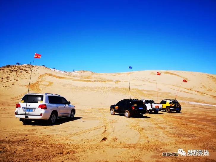 Shandong Dongying Team Wengniute desert crossing encounters heavy snow