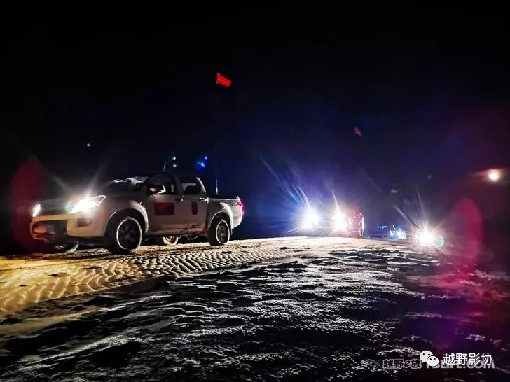 Shandong Dongying Team Wengniute desert crossing encounters heavy snow