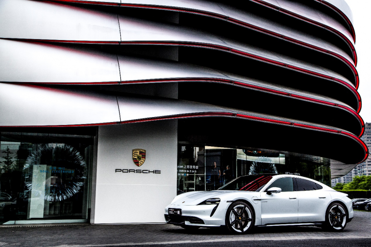 Porsche's new retail concept - 