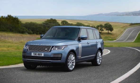 Inheriting luxury and elegance, showing the demeanor of a king, Land Rover Range Rover witnesses the pinnacle of life   