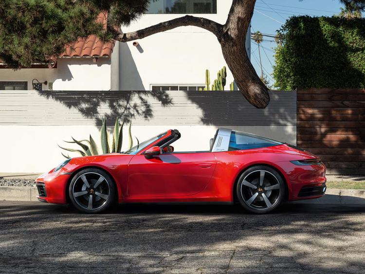 Elegant, luxurious, exclusive: the new Porsche 911 Targa