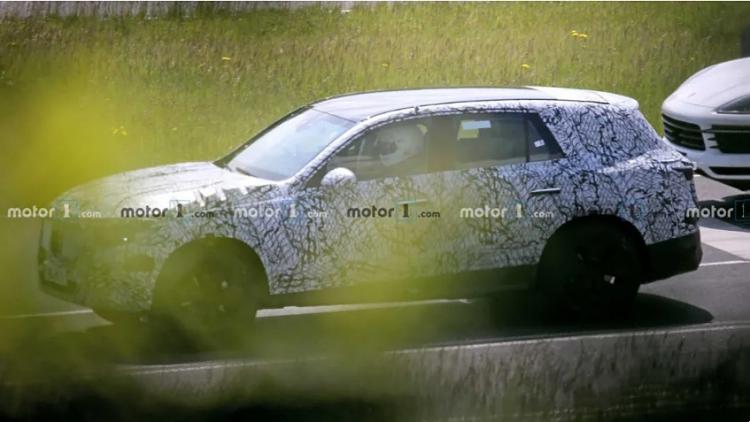 Big, long, and seven-seat new-generation Mercedes-Benz GLC spy photos exposed