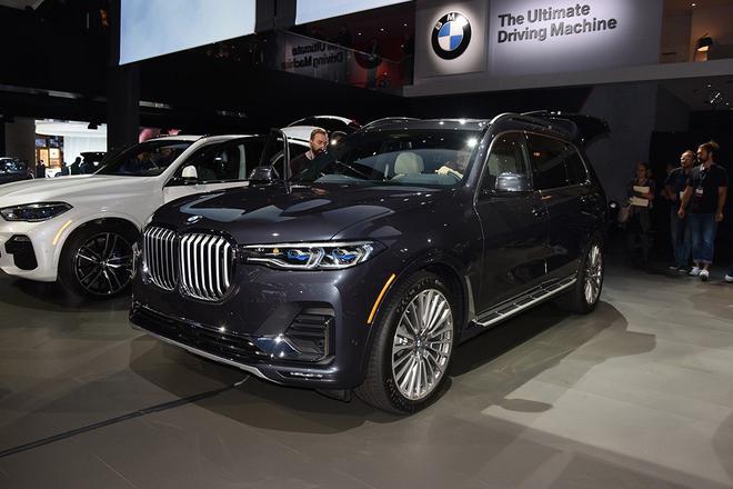 BMW's new flagship SUV BMW X7 will be launched on April 15