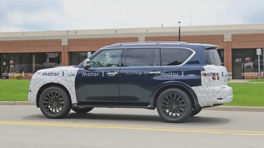 Following in the footsteps of Patrol Y62, new Nissan Armada road test spy photos exposed