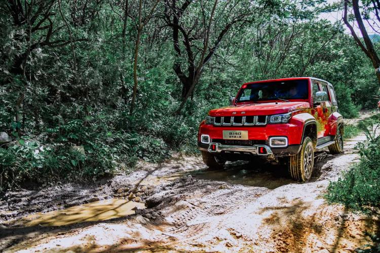 Play off-road and enjoy the freedom of cool wild valley test drive 2020 BJ40 City Hunter