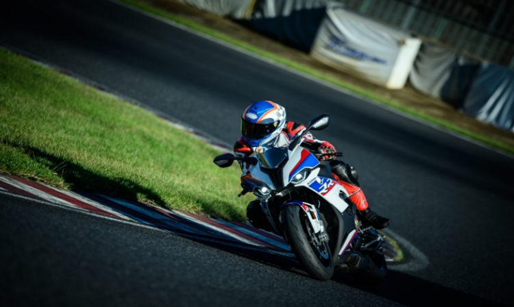 Bridgestone Releases High-End Motorcycle Tire RS11, Enjoying the Passion of Racing