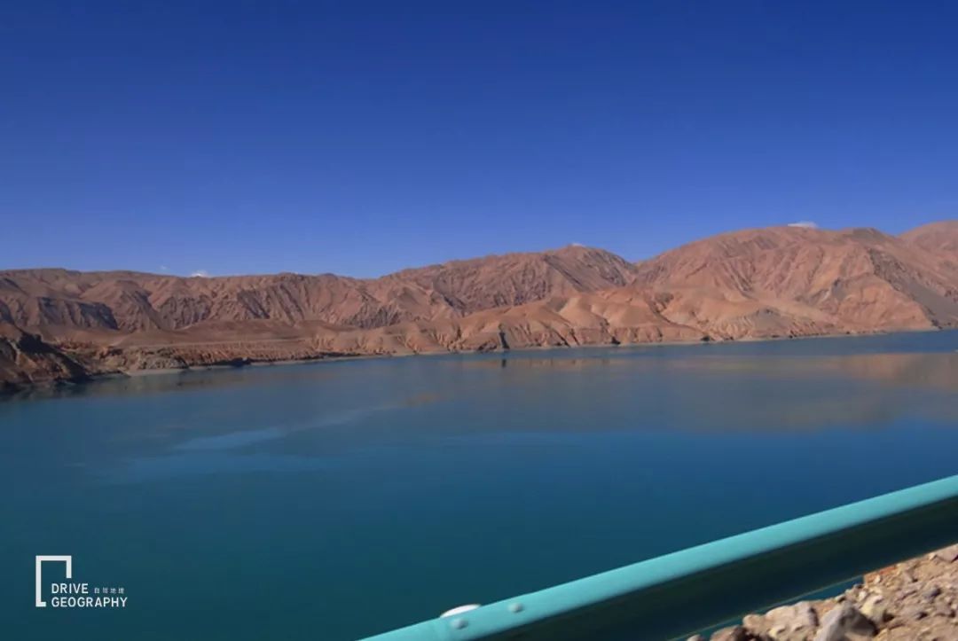 In terms of danger and beauty, Bingchacha is not inferior. Is this mysterious ancient road in Xinjiang about to be submerged?