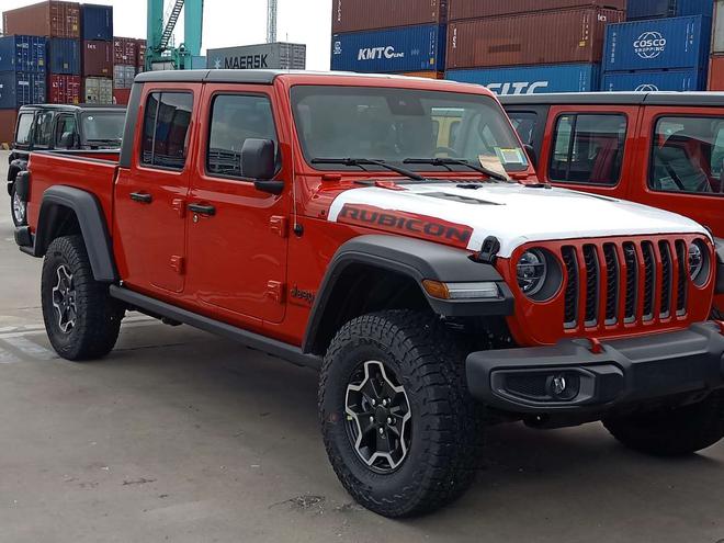 Jeep Gladiator spy photos exposed Shanghai Auto Show Asian debut