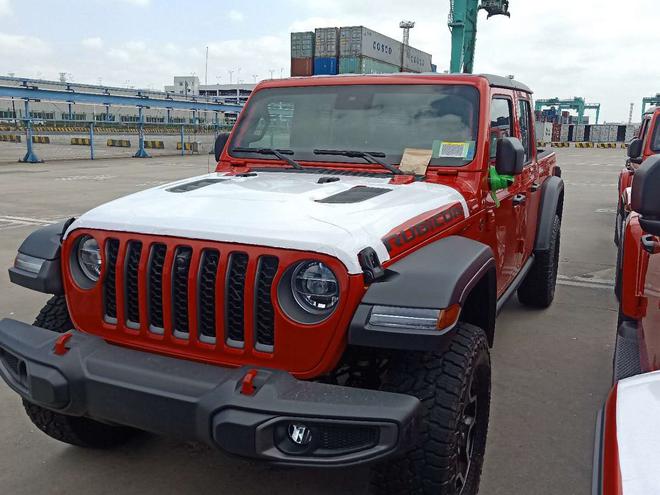 Jeep Gladiator spy photos exposed Shanghai Auto Show Asian debut