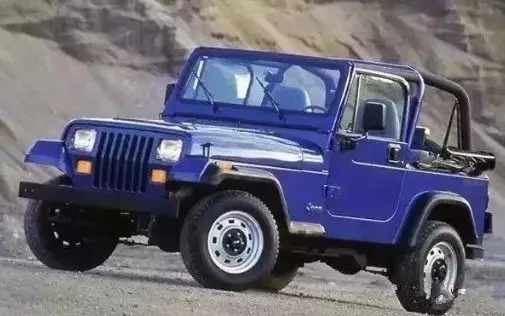 These ten old off-road vehicles are poisonous, you'd better not touch them