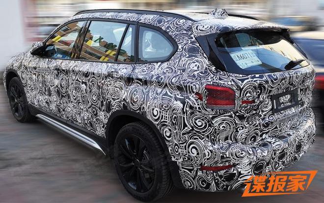 Spy photos of new BMW X1 PHEV with upgraded exterior details