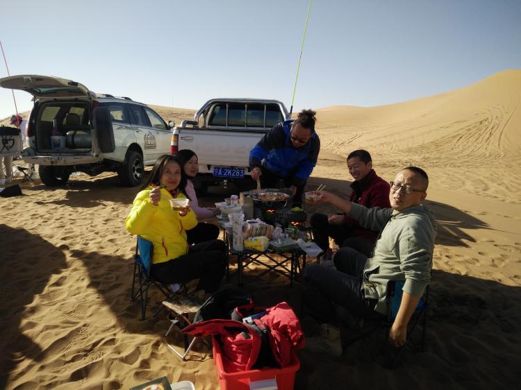 Cross-country e-family Ningxia brigade, Tuoba tribe for outings, flower viewing, and camping!