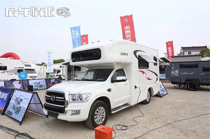 A four-wheel-drive RV with a price of 298,000 yuan can get the Beijing Blue card, and the living space of a family of 4 is not perfect