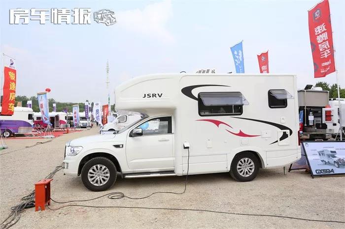 A four-wheel-drive RV with a price of 298,000 yuan can get the Beijing Blue card, and the living space of a family of 4 is not perfect