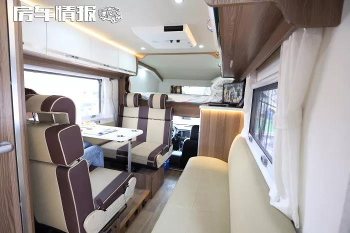 A four-wheel-drive RV with a price of 298,000 yuan can get the Beijing Blue card, and the living space of a family of 4 is not perfect