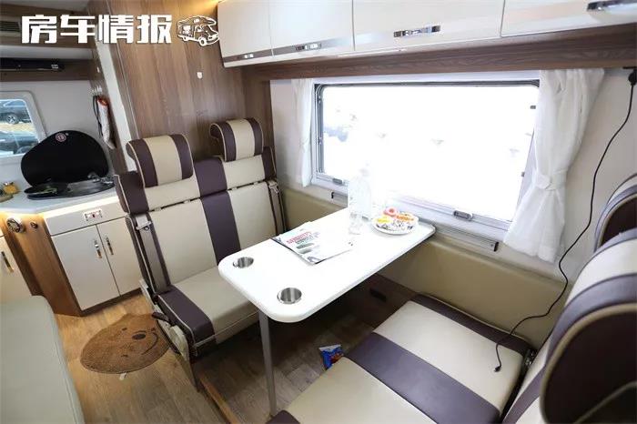 A four-wheel-drive RV with a price of 298,000 yuan can get the Beijing Blue card, and the living space of a family of 4 is not perfect